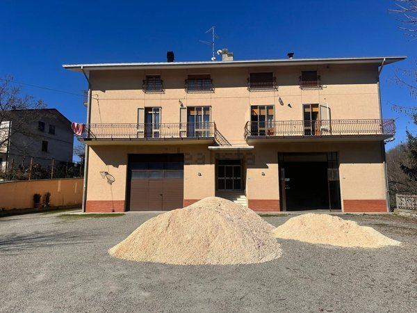 appartamento in vendita a Montese in zona Maserno