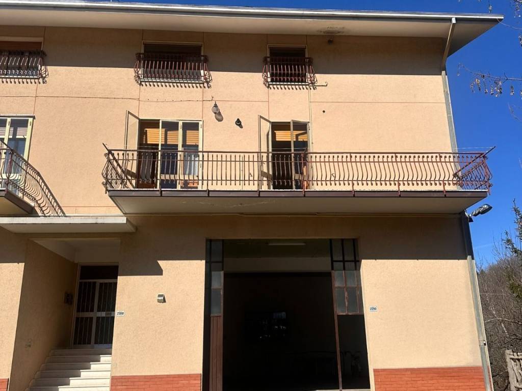 casa indipendente in vendita a Montese