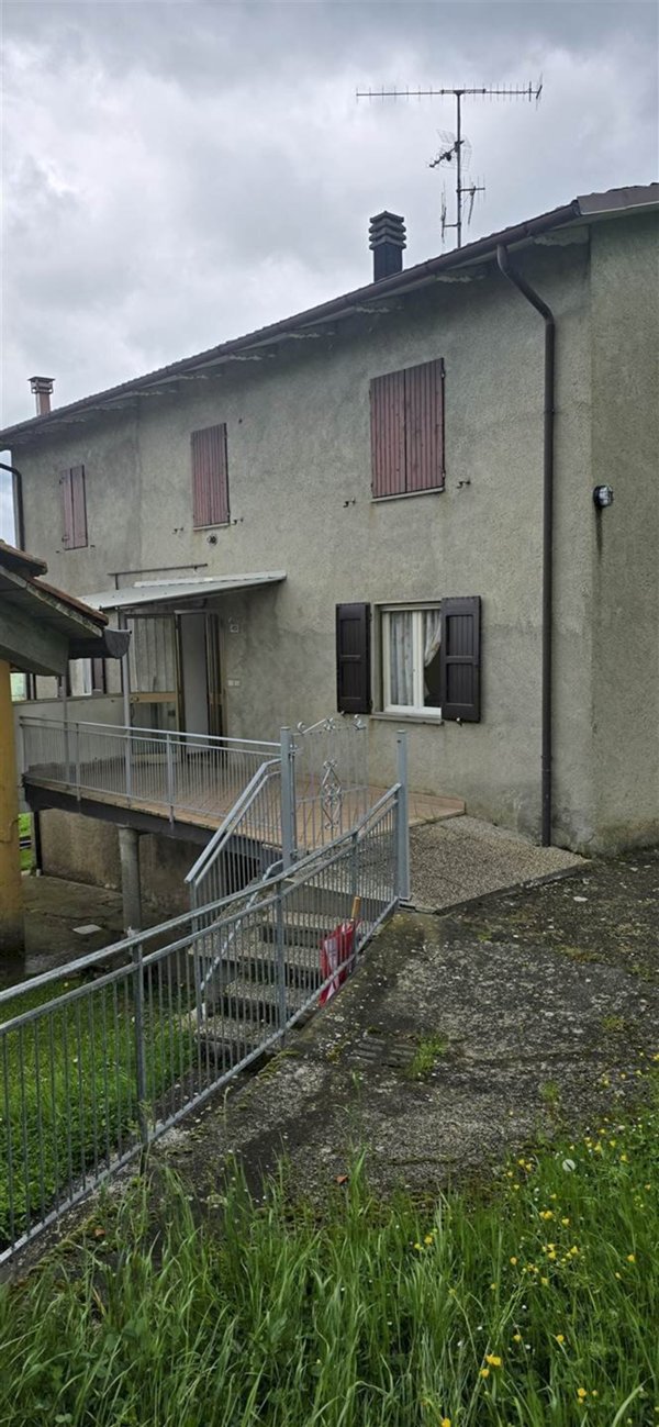 casa indipendente in vendita a Montese in zona Maserno