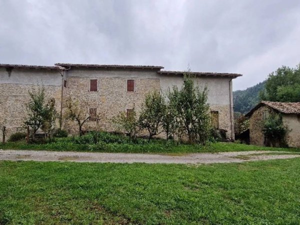 casa indipendente in vendita a Montese