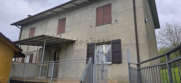 casa indipendente in vendita a Montese in zona Maserno