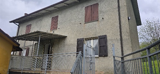 casa indipendente in vendita a Montese in zona Maserno
