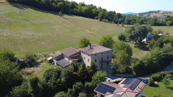 casa indipendente in vendita a Montese in zona Semelano