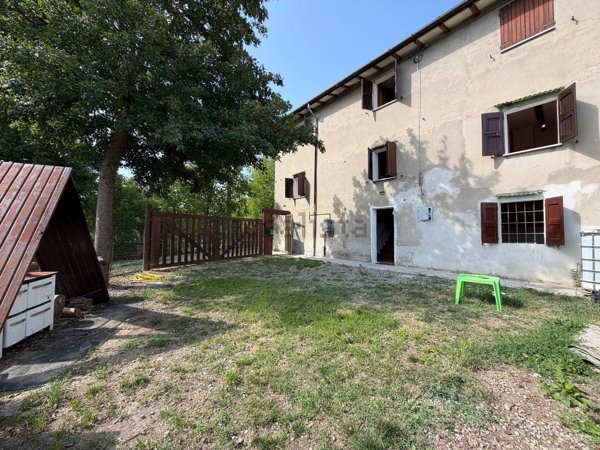 casa indipendente in vendita a Montese