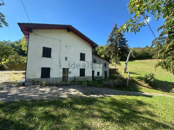 casa indipendente in vendita a Montese in zona Iola