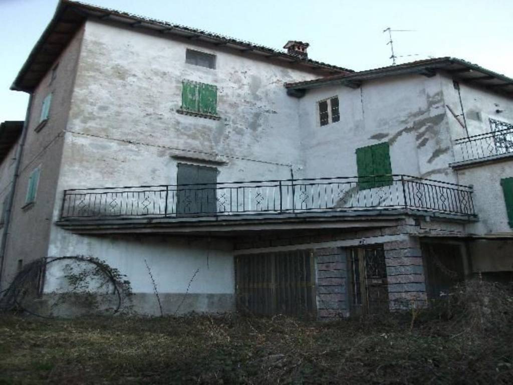 casa indipendente in vendita a Montese in zona Semelano