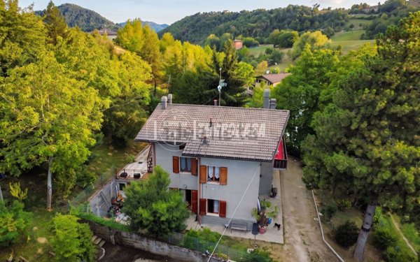 casa indipendente in vendita a Montese in zona Montalto