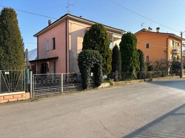 casa indipendente in vendita a Nonantola in zona Via Larga