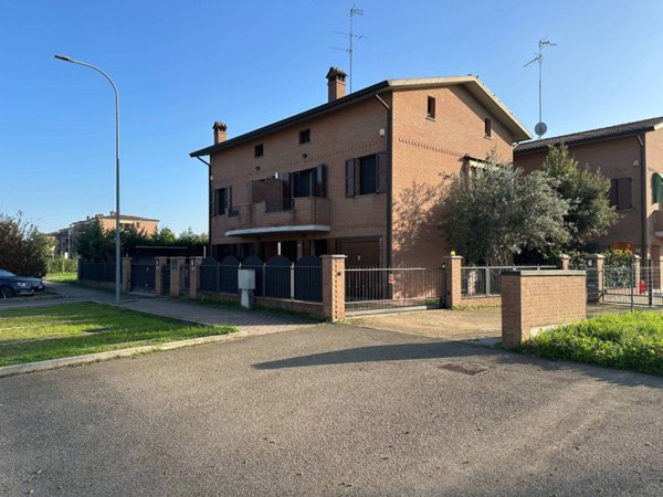 casa indipendente in vendita a Nonantola