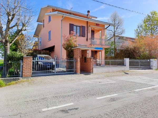 casa indipendente in vendita a Nonantola