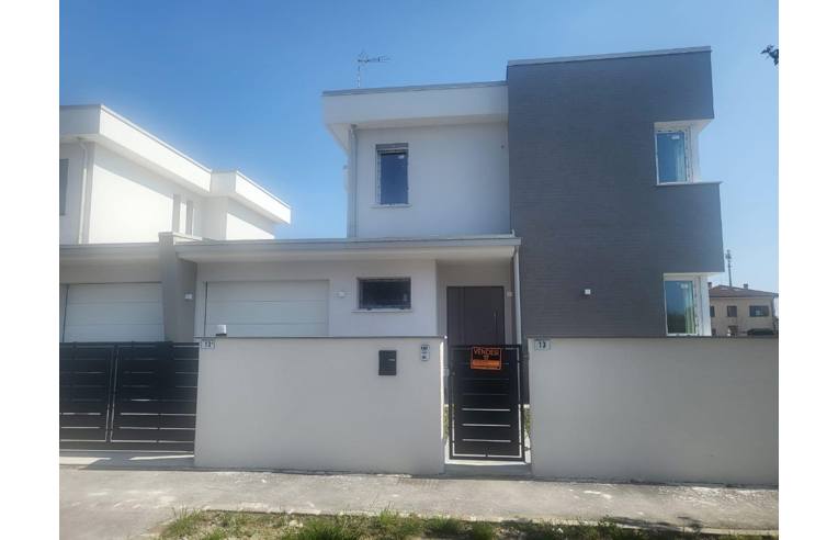 casa indipendente in vendita a Nonantola