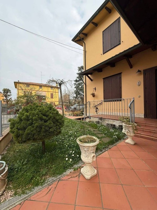 casa indipendente in vendita a Nonantola