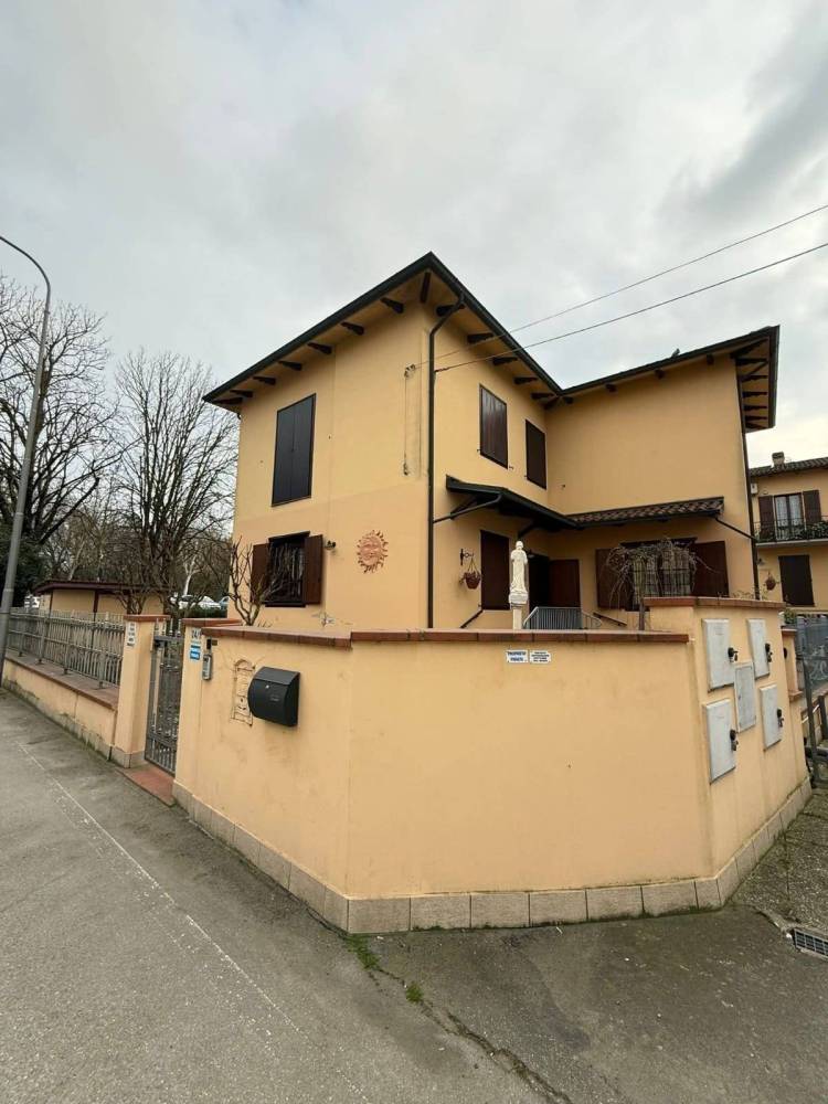 casa indipendente in vendita a Nonantola