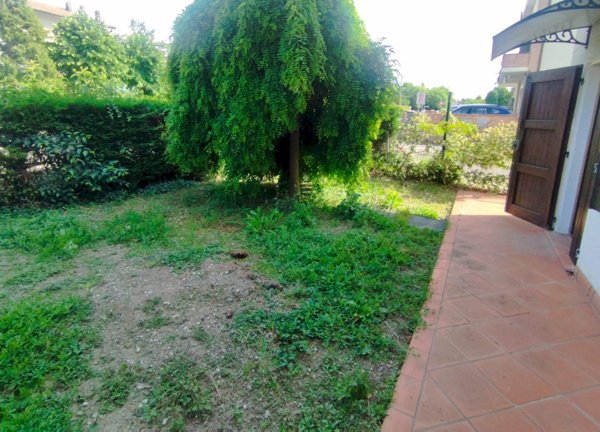 casa indipendente in vendita a Nonantola in zona Via Larga