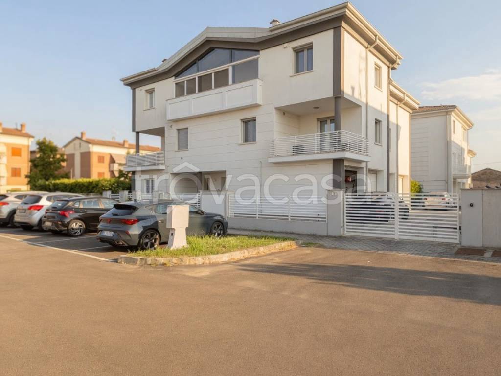 appartamento in vendita a Nonantola in zona Via Larga