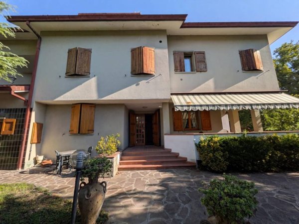 casa indipendente in vendita a Nonantola in zona Via Larga