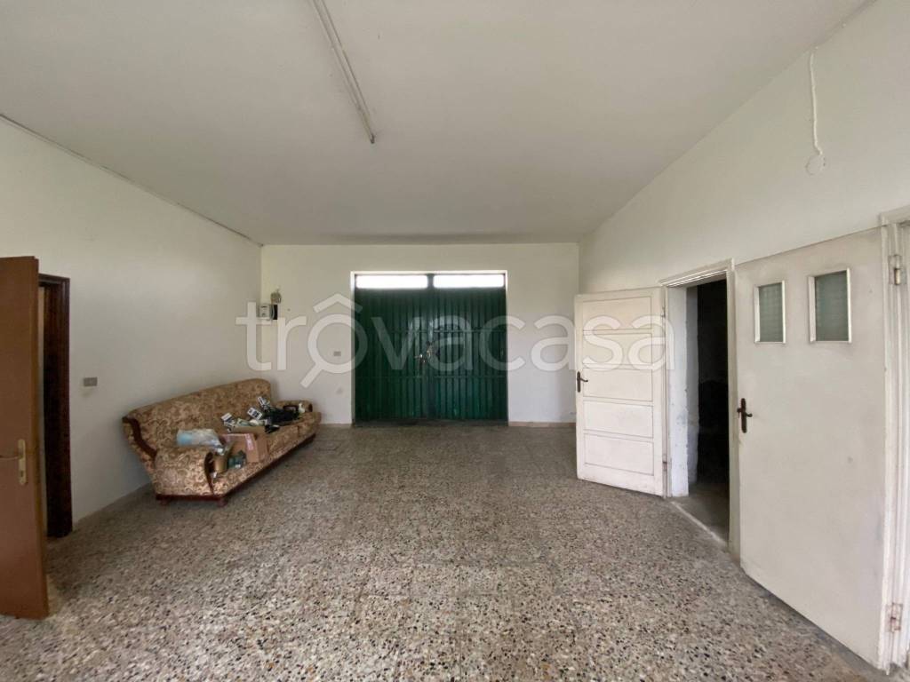 casa indipendente in vendita a Novi di Modena