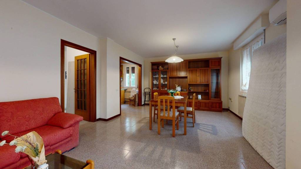 casa indipendente in vendita a Novi di Modena