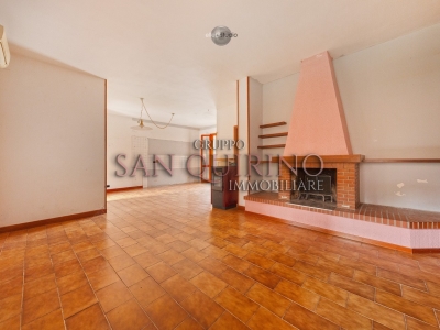 casa indipendente in vendita a Novi di Modena