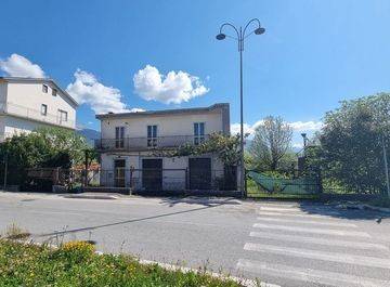 casa indipendente in vendita a Novi di Modena
