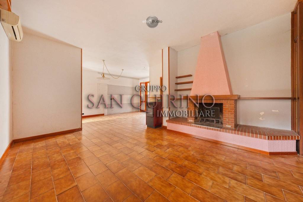 casa indipendente in vendita a Novi di Modena