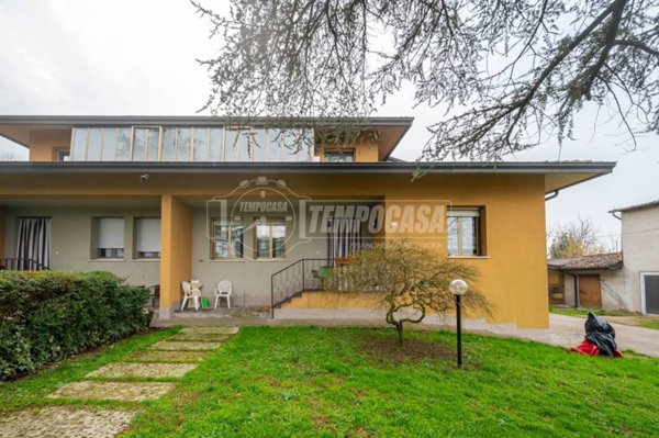 casa indipendente in vendita a Novi di Modena