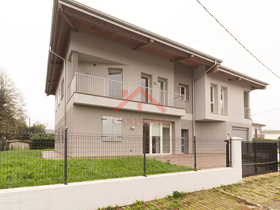 casa indipendente in vendita a Novi di Modena