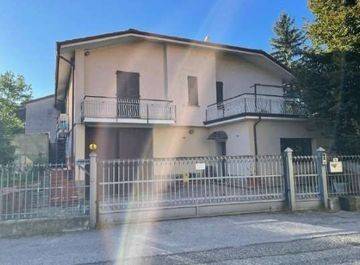 casa indipendente in vendita a Novi di Modena
