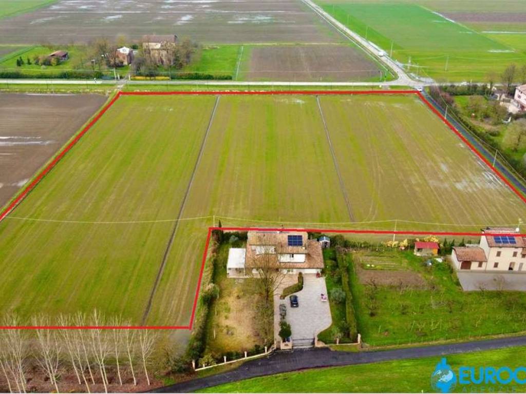 terreno agricolo in vendita a Novi di Modena in zona Rovereto sulla Secchia
