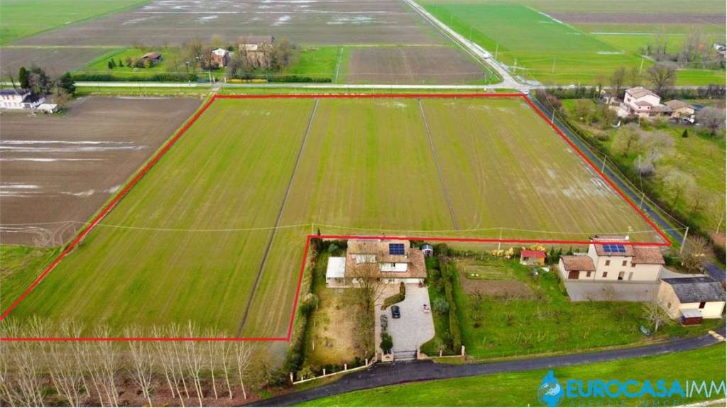 terreno agricolo in vendita a Novi di Modena in zona Rovereto sulla Secchia