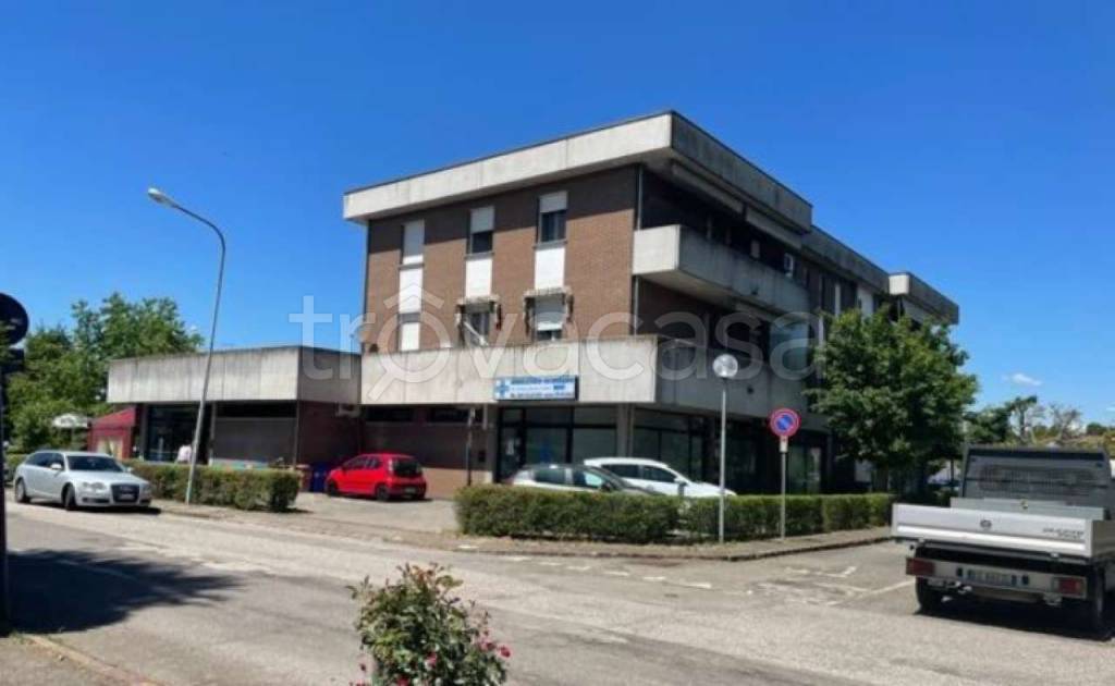 ufficio in vendita a Novi di Modena