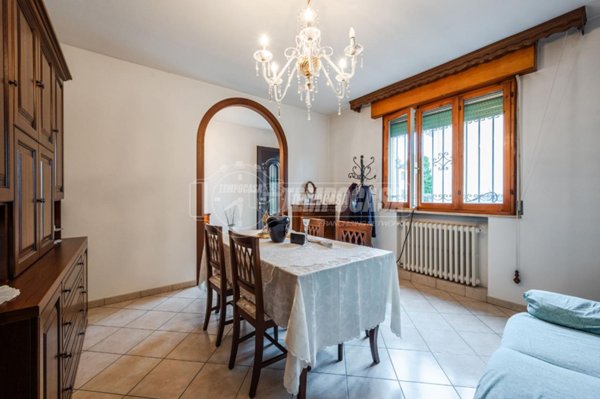 casa indipendente in vendita a Novi di Modena