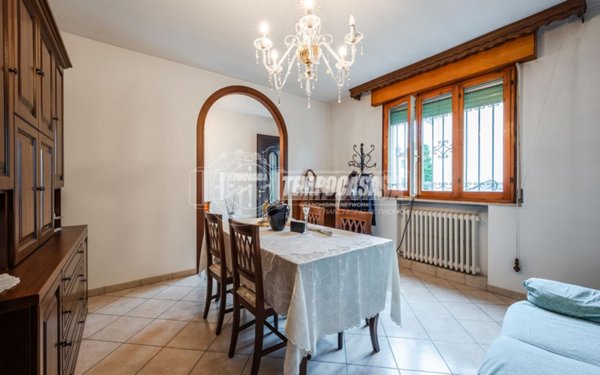 casa indipendente in vendita a Novi di Modena