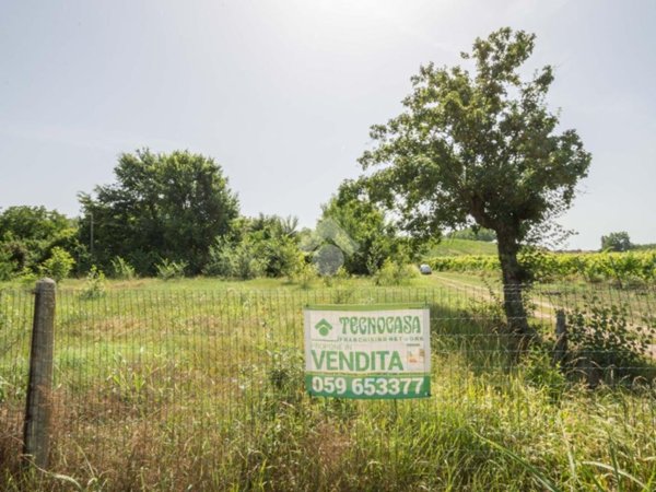 casale in vendita a Novi di Modena in zona Sant'Antonio in Mercadello
