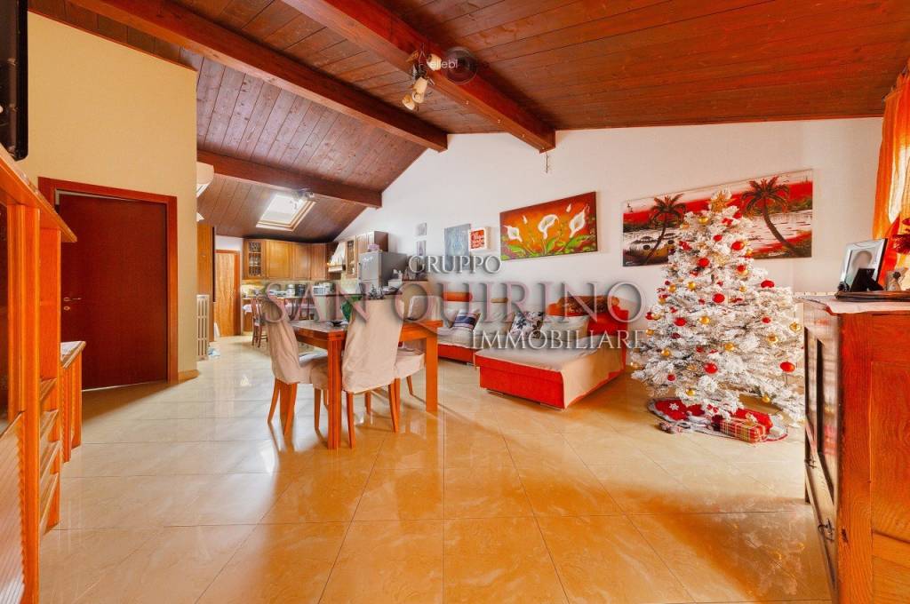 casa indipendente in vendita a Novi di Modena in zona Rovereto sulla Secchia