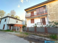 casa semindipendente in vendita a Novi di Modena