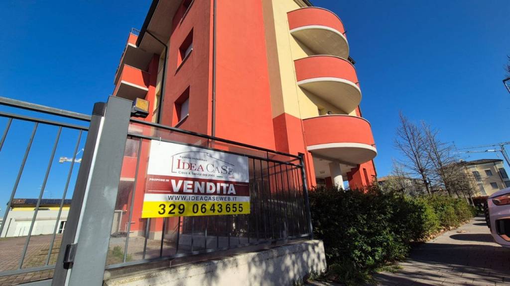 appartamento in vendita a Novi di Modena in zona Rovereto sulla Secchia