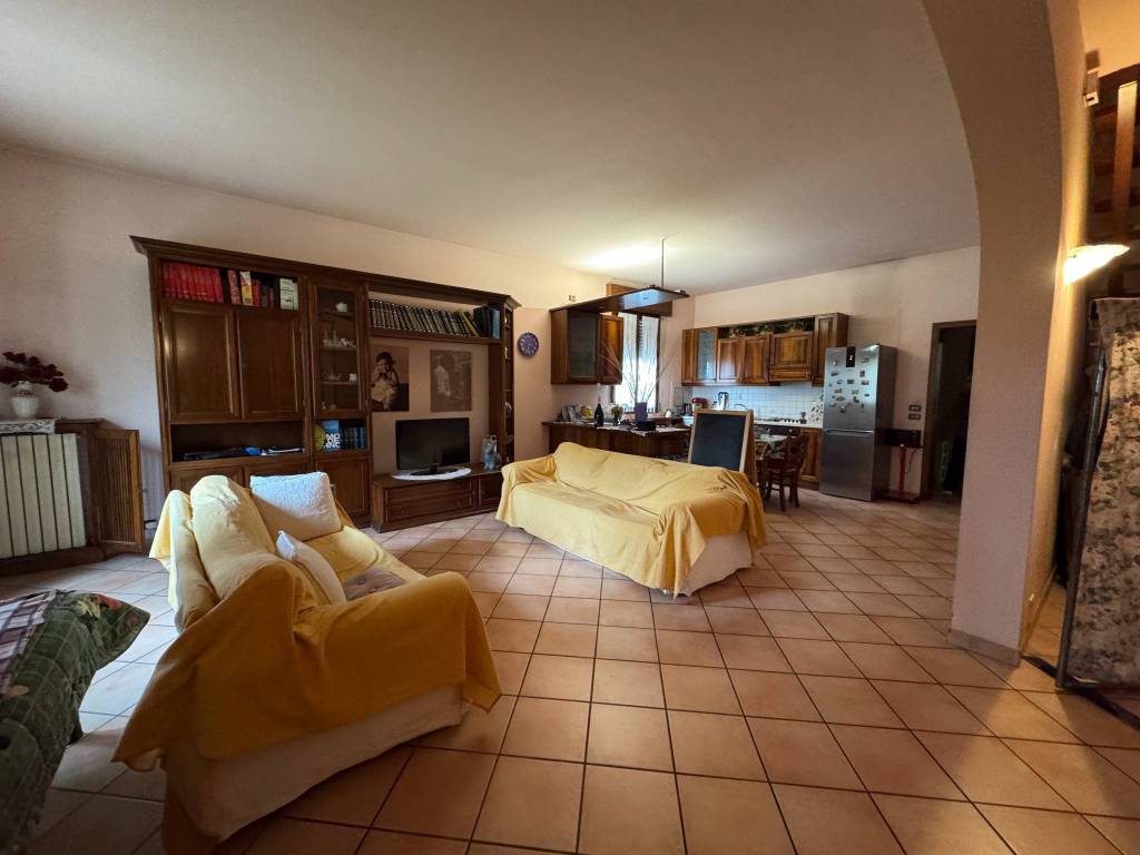 casa indipendente in vendita a Novi di Modena