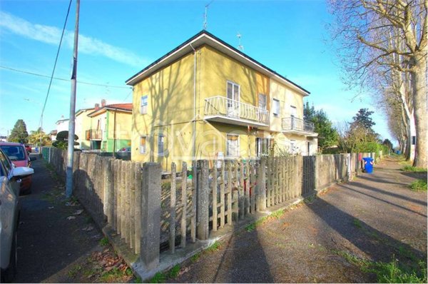 casa indipendente in vendita a Novi di Modena