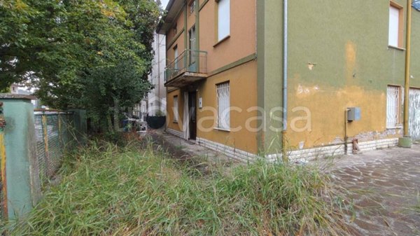 casa indipendente in vendita a Novi di Modena