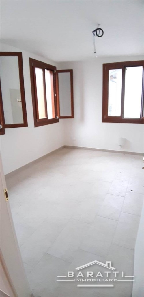 casa indipendente in vendita a Novi di Modena