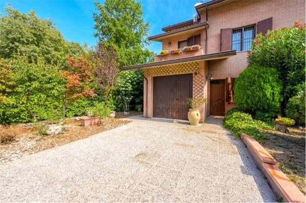 casa semindipendente in vendita a Novi di Modena
