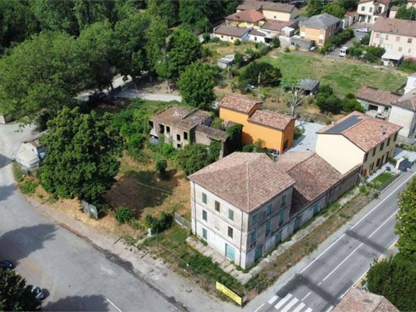 casa indipendente in vendita a Novi di Modena