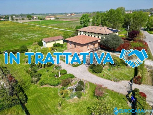 casa indipendente in vendita a Novi di Modena