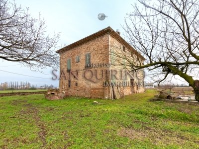casa indipendente in vendita a Novi di Modena