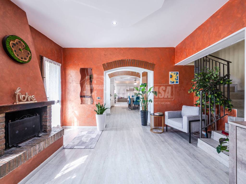 casa indipendente in vendita a Novi di Modena