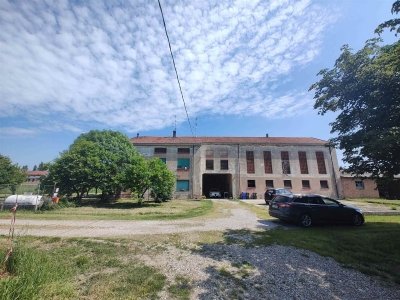 casa indipendente in vendita a Novi di Modena