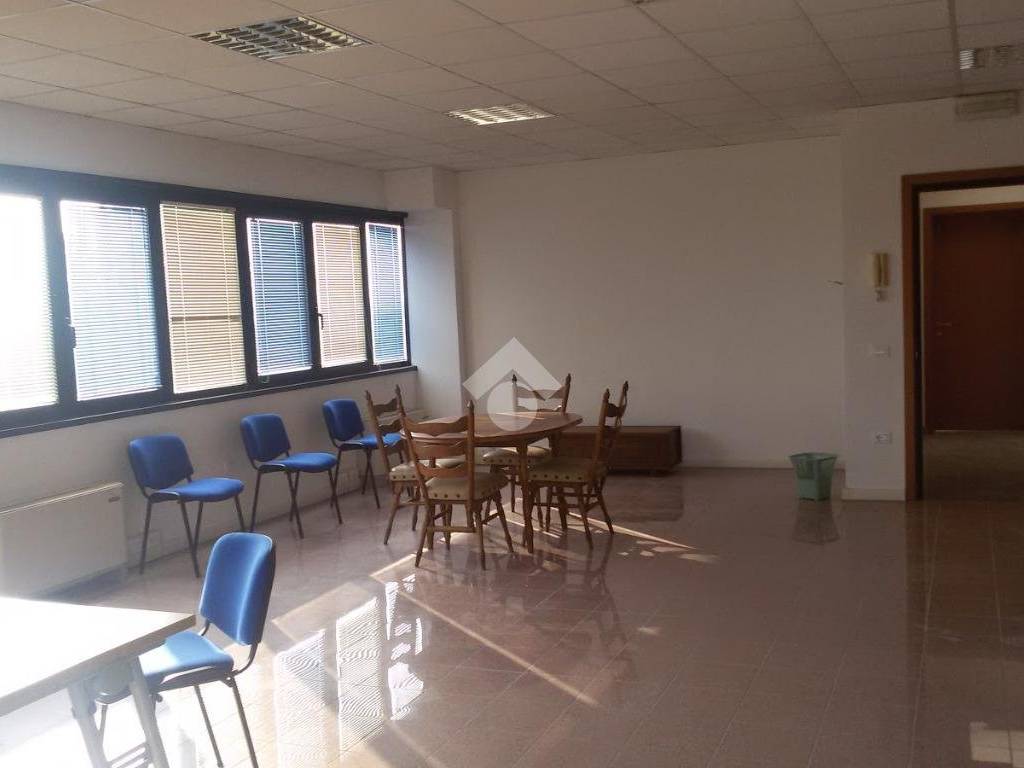 ufficio in vendita a Novi di Modena in zona Rovereto sulla Secchia