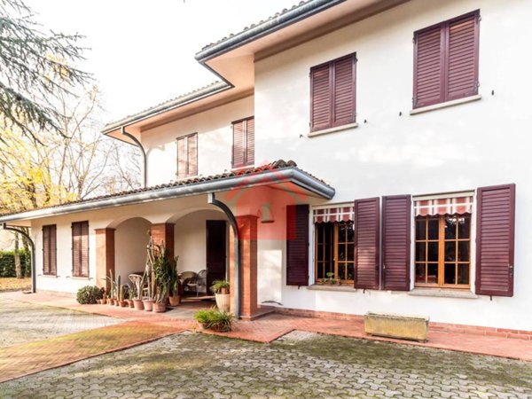 casa indipendente in vendita a Novi di Modena