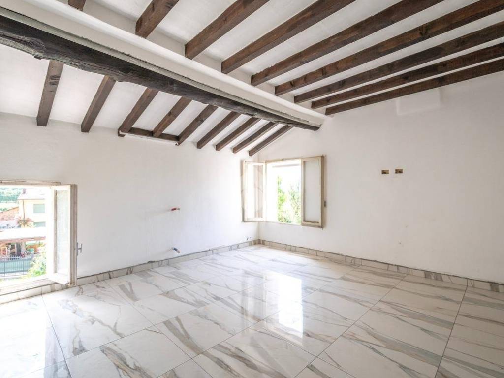 casa indipendente in vendita a Novi di Modena